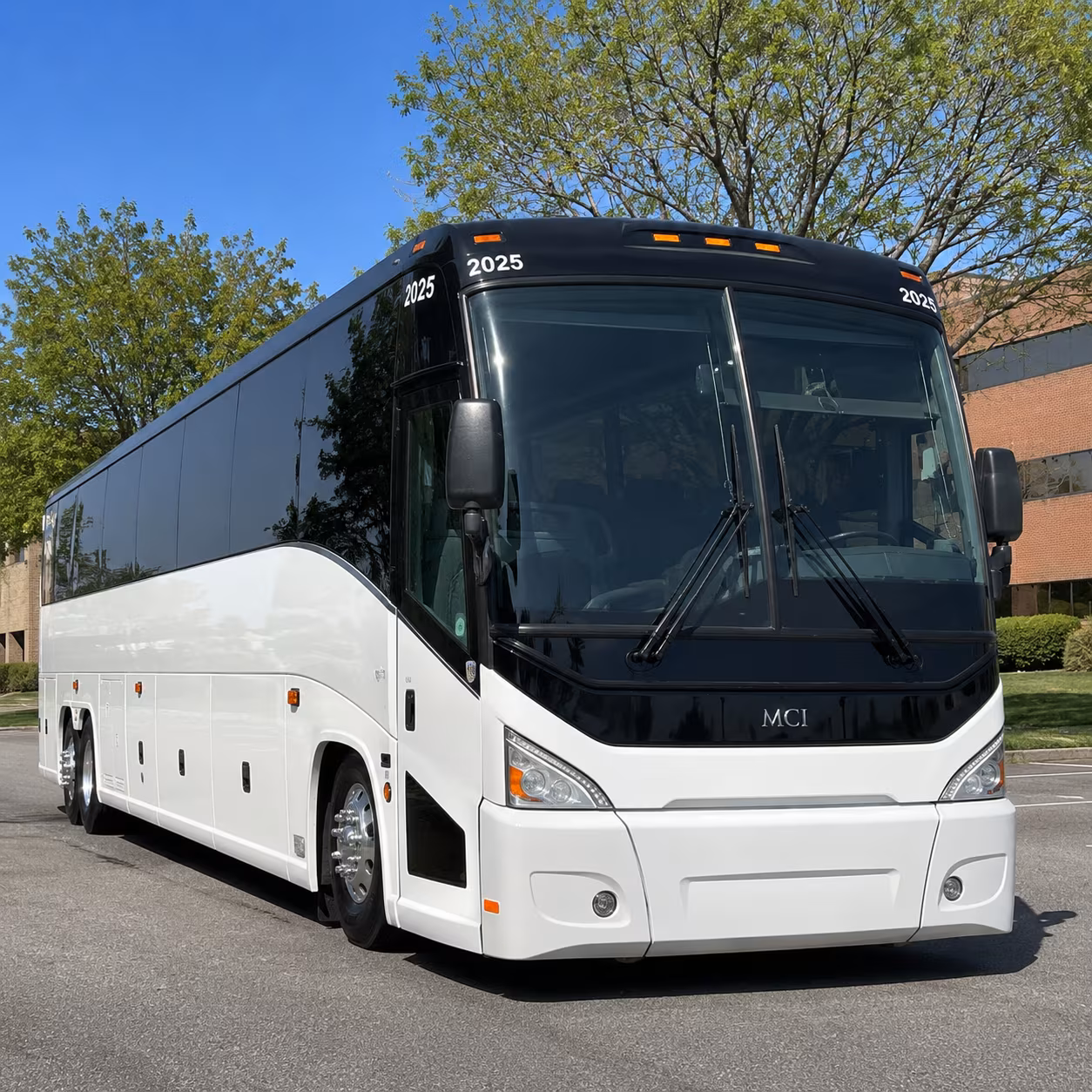 medical conference and campus shuttle buses for cleveland clinic martin health and adventhealth tradition